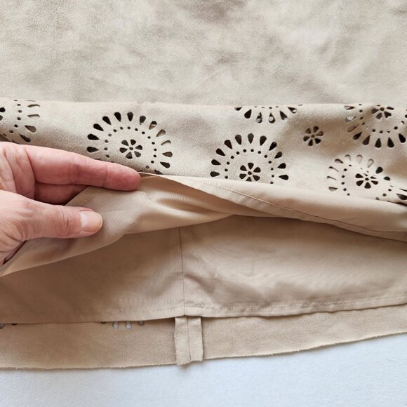 Vince Camuto Cut Out Floral Faux Suede Mini Skirt Office Siren Feminine Soft 10 - Picture 5 of 9